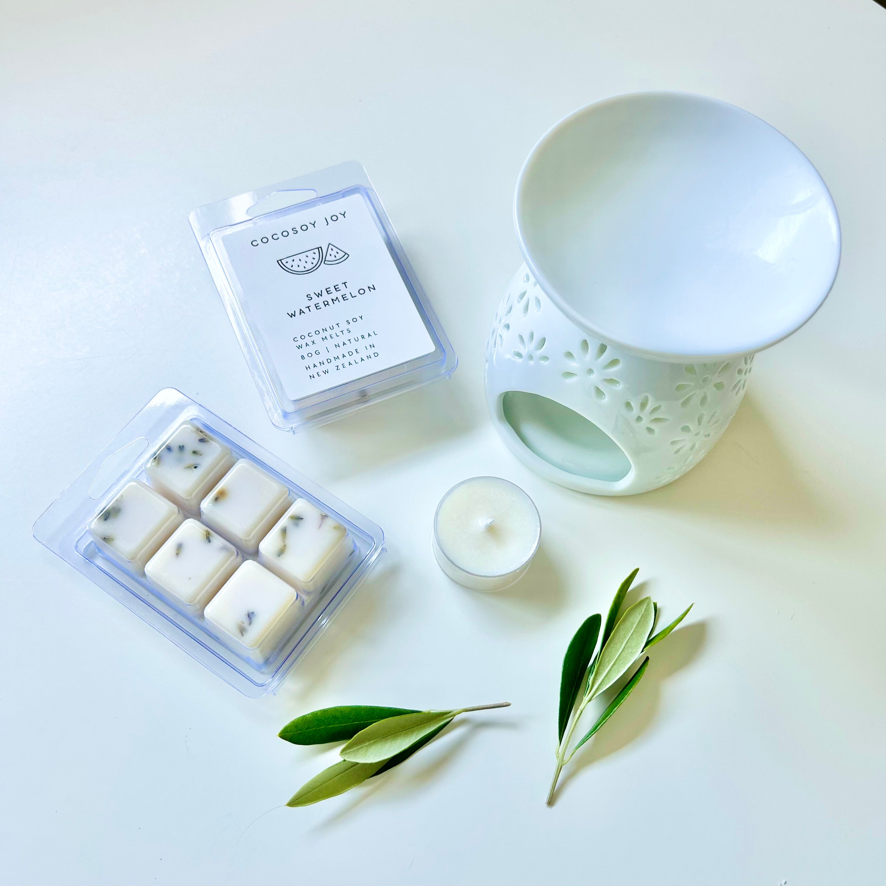 Botanical collection sweet watermelon coconut soy wax melts. Made from natural and plant-based coconut and soy waxes. Vegan and paraffin-free. Safer and cleaner home fragrance that lasts for several hours. Available at Cocosoy Joy NZ.
